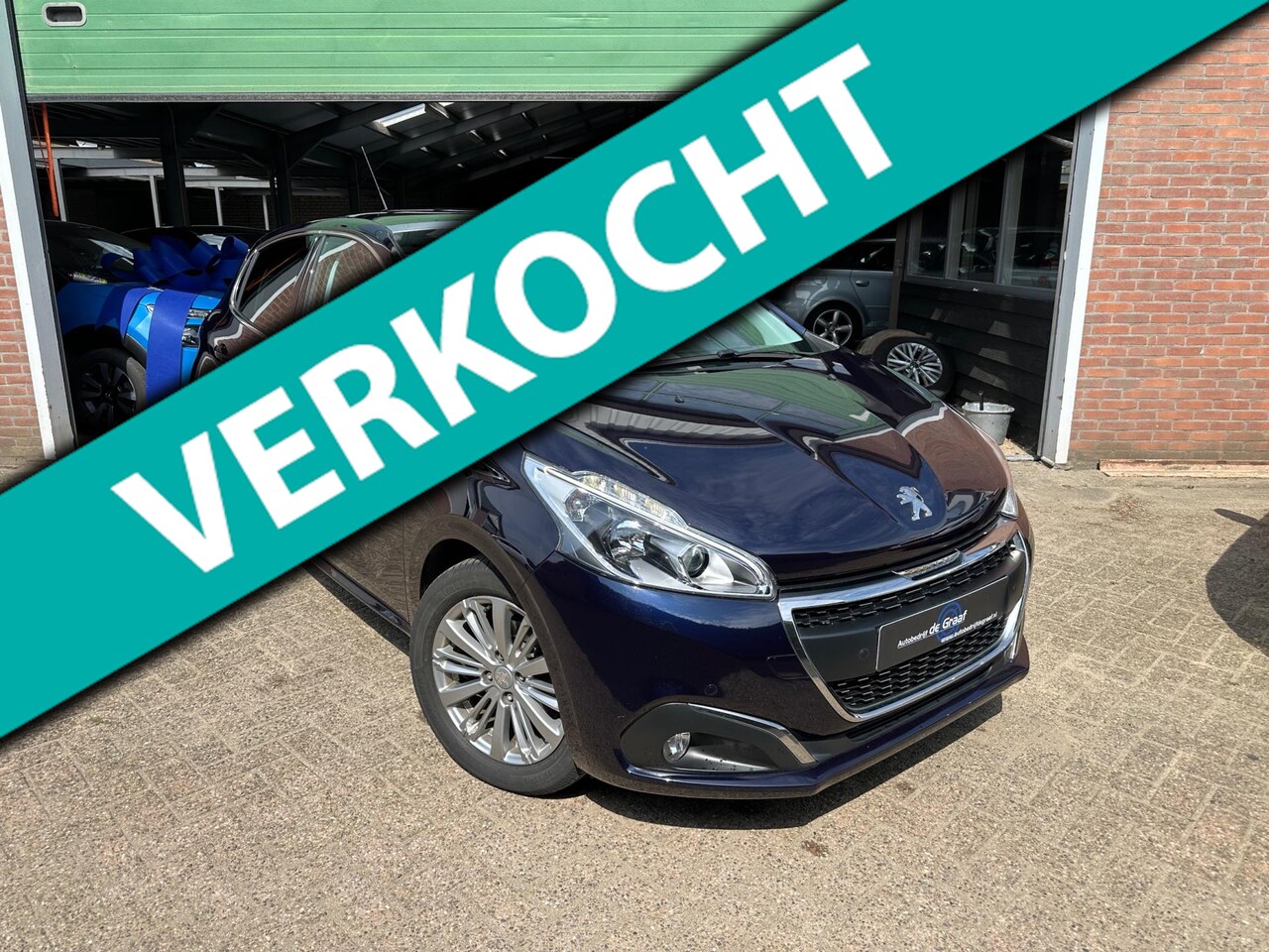 Peugeot 208 - 1.2 PureTech Allure|AUTOMNAAT/PANO/LEDER/JBL/CRUISE/NAVI VOLL - AutoWereld.nl