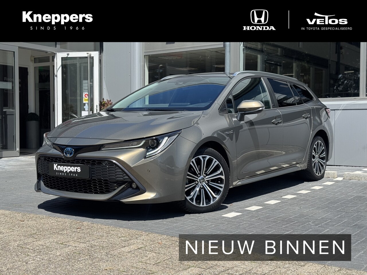 Toyota Corolla Touring Sports - 1.8 Hybrid Style Dodehoeksensor. Parkeersensoren V+A, Apple Carplay/Android Auto , All-in - AutoWereld.nl