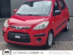 Hyundai i10 - 1.1 Dynamic / Panoramadak / Alarmsysteem / Trekhaak /