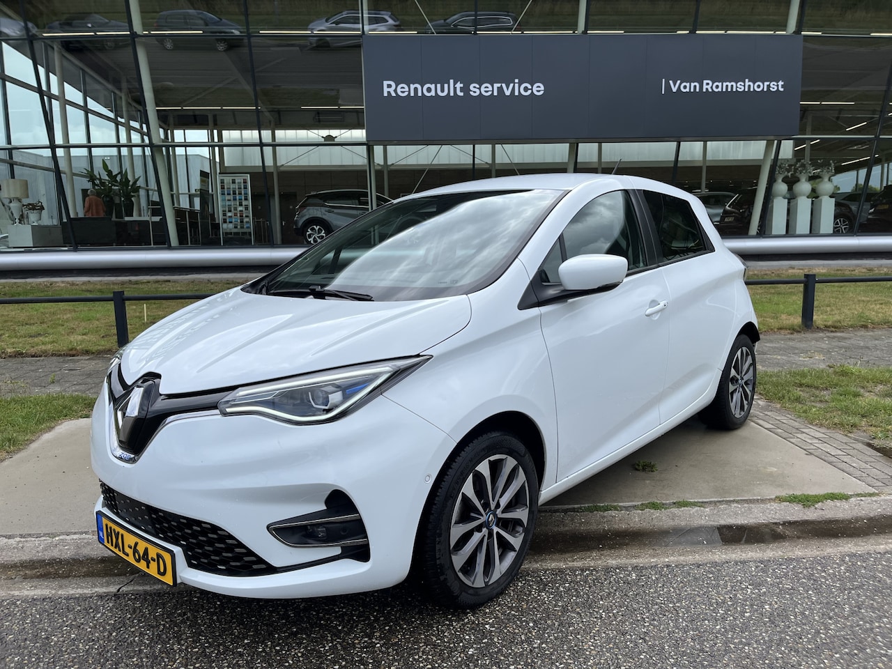 Renault Zoe - R135 Intens 52 kWh / (Koopbatterij) / CCS-SNELLADER! / Apple Carplay - Android Auto / Stoe - AutoWereld.nl