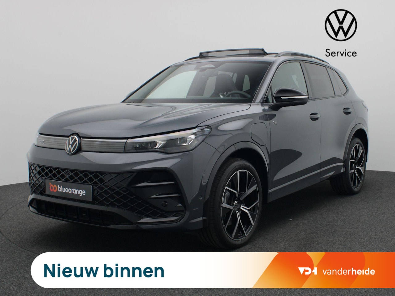 Volkswagen Tiguan - 1.5 eHybrid R-Line Edition 272PK DSG matrix led, trekhaak, panoramadak, 360gr. camera, key - AutoWereld.nl