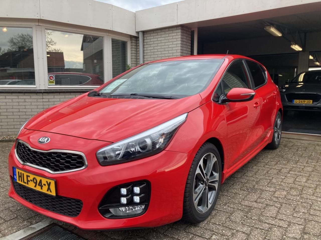 Kia Cee'd - 1.0 T-GDi GT-Line 1.0 T-GDi GT-Line 120 PK - AutoWereld.nl