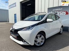 Toyota Aygo - 1.0 VVT-i x-play Cabrio / Airco / Camera / Half Leder / LMV