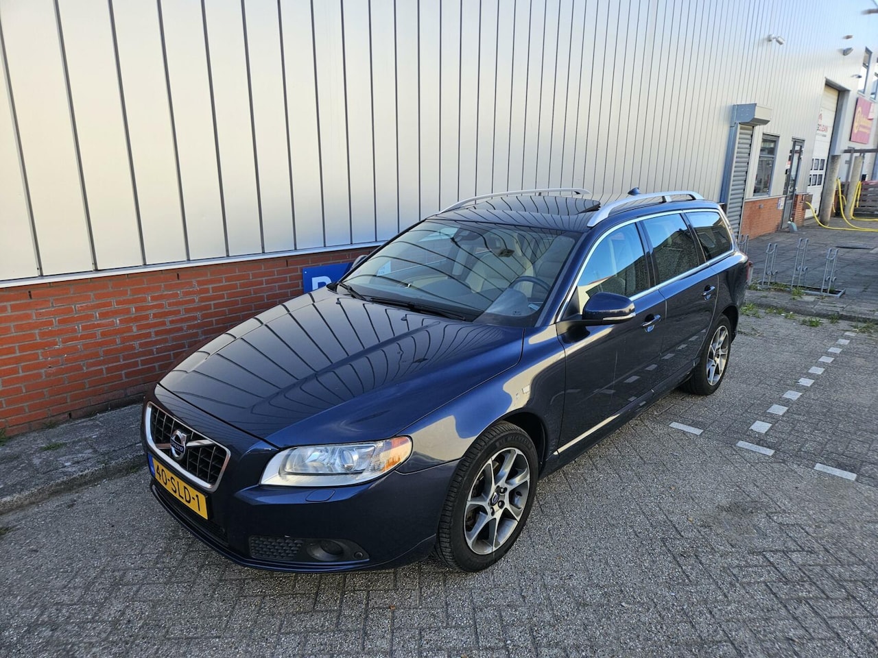 Volvo V70 - 1.6 T4 Limited Edition Schuifdak Leer PDC - AutoWereld.nl
