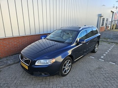 Volvo V70 - 1.6 T4 Limited Edition Schuifdak Leer PDC