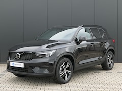 Volvo XC40 - 2.0 B4 Plus Dark | Panoramadak | 360 Camera | Verwarmde Voorruit | Privacy Glass | Luxe Be