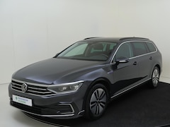 Volkswagen Passat - 1.4 TSI PHEV GTE Business | Stoelverwarming | LED matrix verlichting | Parkeerasisstent |