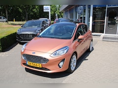 Ford Fiesta - 1.0 EcoBoost 125 PK TITANIUM TREKHAAK| PANORAMADAK | WINTER PACK | CAMERA