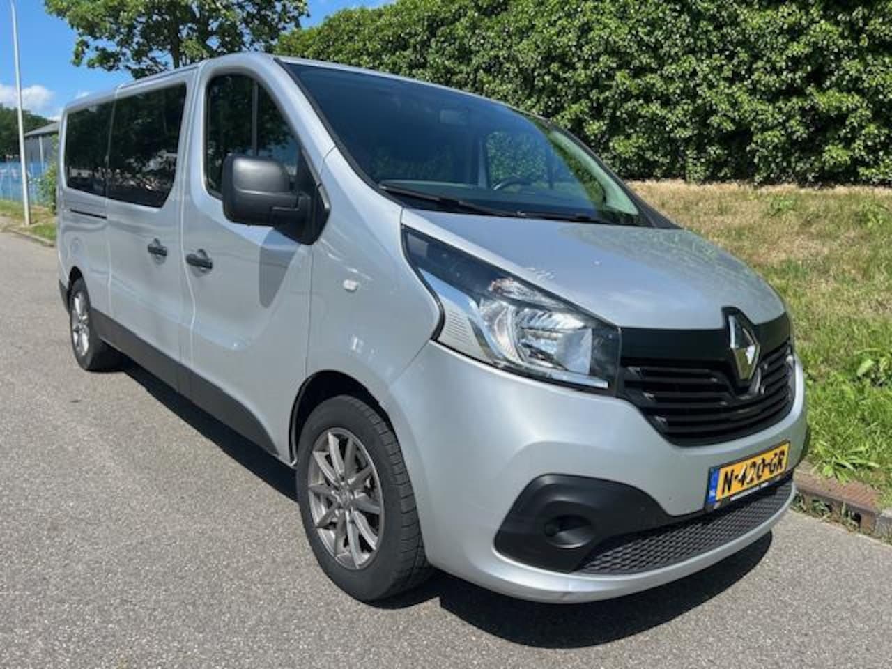 Renault Trafic Passenger - 1.6 dCi - 8 Persoons bus - Airco - Navi - Cruise control - AutoWereld.nl