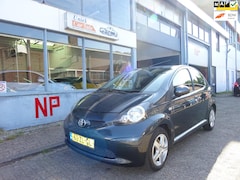 Toyota Aygo - 1.0-12V +