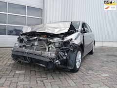 Toyota Auris - 1.8 Hybrid Aspiration - Clima - Cruise - Navi - Schade