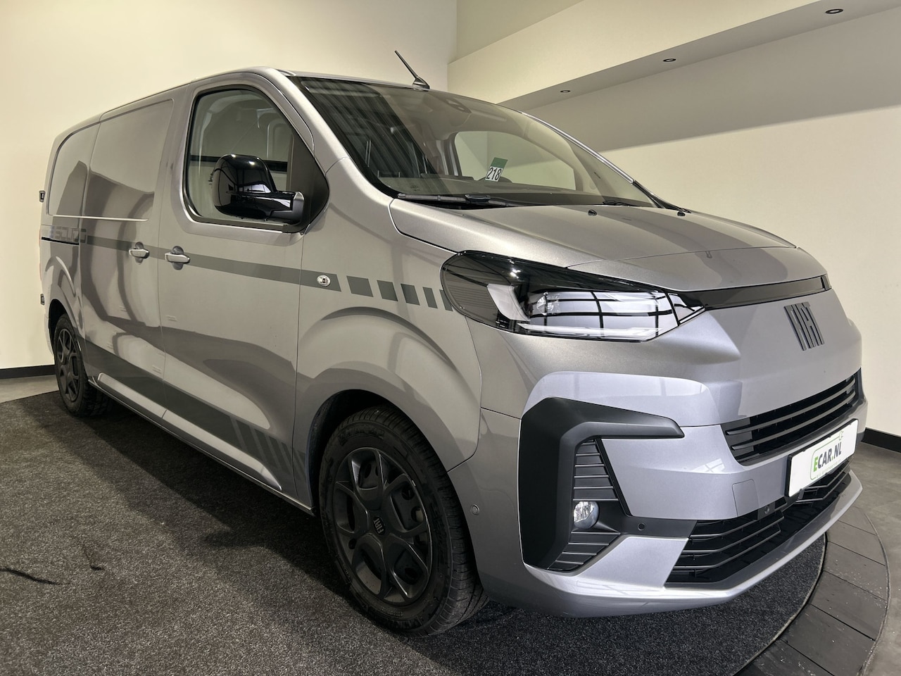 Fiat E-Scudo - L2H1 75 kWh Sportieve e-Scudo | 3 persoons! | Parkeercamera - AutoWereld.nl