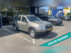 Dacia Duster - 1.6 Lauréate 105pk 2wd 1e eigenaar Airco Trekhaak 1200kg