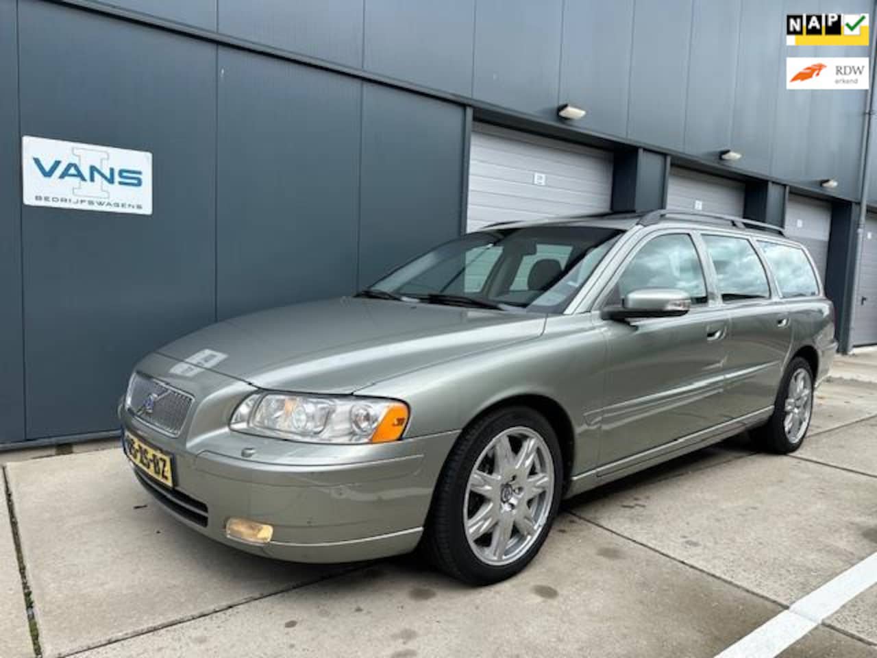 Volvo V70 - 2.5T Edition Sport Automaat - AutoWereld.nl