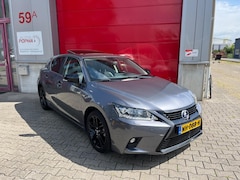 Lexus CT 200h - Sport Edition Automaat / Schuif- kanteldak / 17" LM / Navi / Stoelverwarming / Privacy gla