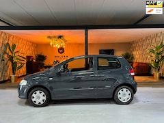 Volkswagen Fox - 1.2 Trendline Trekhaak Airco Elek ramen Nieuwe APK Rijklaar