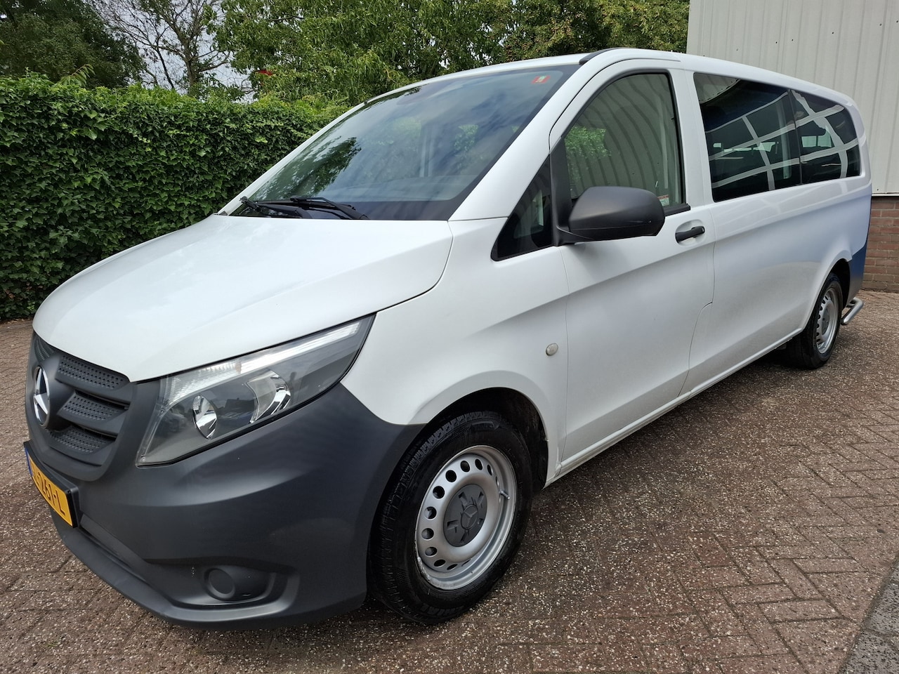 Mercedes-Benz Vito Tourer - 109 CDI Base Extra Lang 11950.- INCL BTW 9-PERSOONS 88PK - AutoWereld.nl