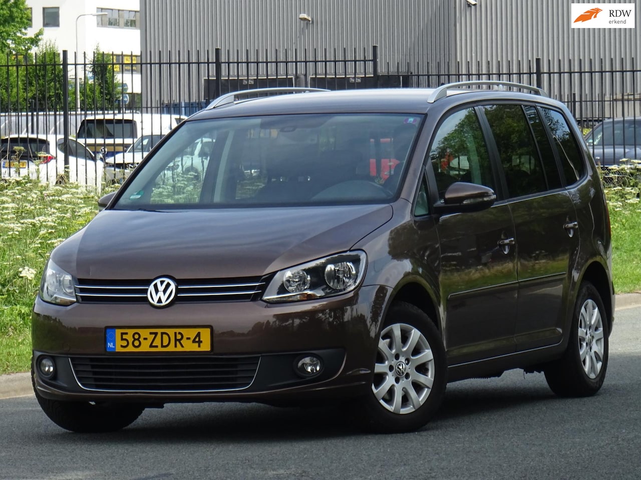 Volkswagen Touran - 1.2 TSI BlueMotion NAP/NAVI/CRUISE/PDC/APK - AutoWereld.nl