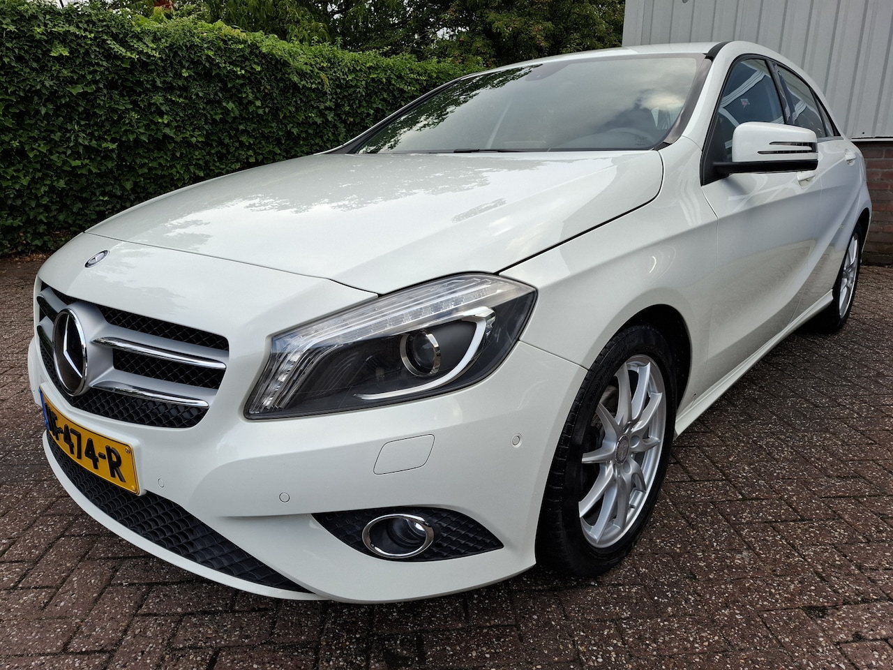 Mercedes-Benz A-klasse - 180 Ambition AIRCO/CRUISE/NAVI/PDC/XENON/LED 122PK - AutoWereld.nl