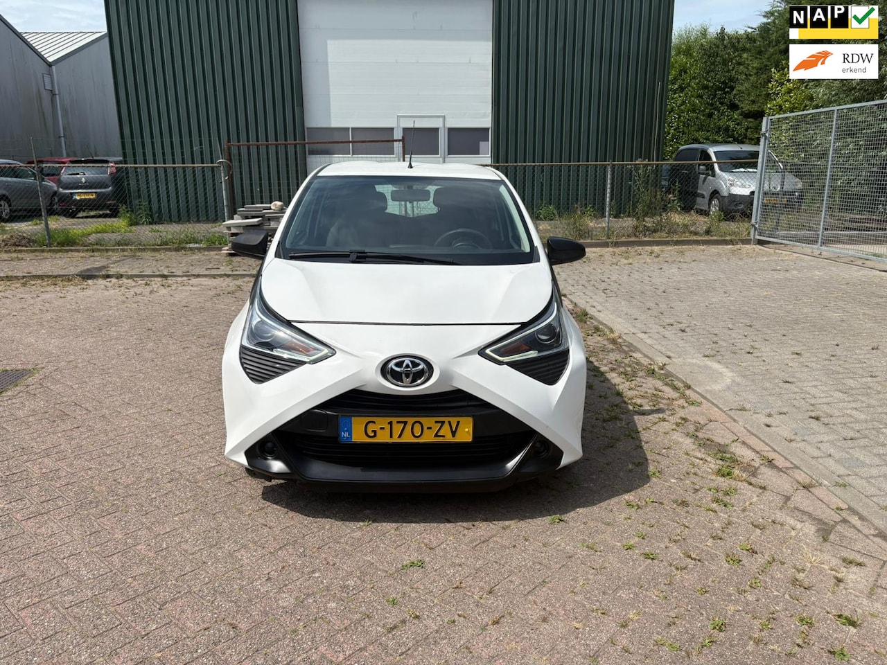 Toyota Aygo - 1.0 VVT-i x-fun cruise airco elk ramen bluetooth 30.000km nap zeer nette auto - AutoWereld.nl