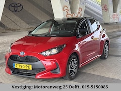 Toyota Yaris - 1.5 HYBRID BI-TONE AUTOMAAT NAVIGATIE BIJNA 2023 *GARANTIE TOT 2033* Camera. Bluetooth. Al