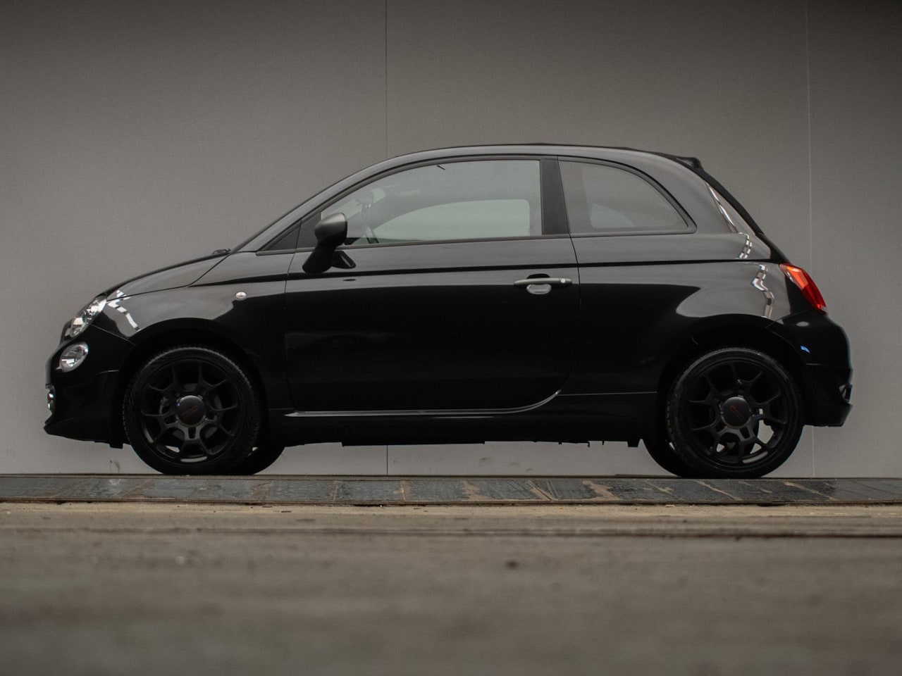 Fiat 500 - 0.9 TwinAir Lounge Sport (APPLE CARPLAY,SPORTPAKKET,NAVI,CLIMATE,CRUISE,SPORTSTOELEN,BLUET - AutoWereld.nl