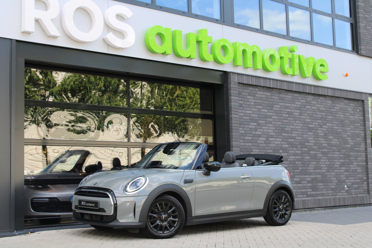 MINI Cabrio - Mini 1.5 Cooper | DEALER ONDH | STOELVERW | CAMERA ACHTER | LED | - AutoWereld.nl
