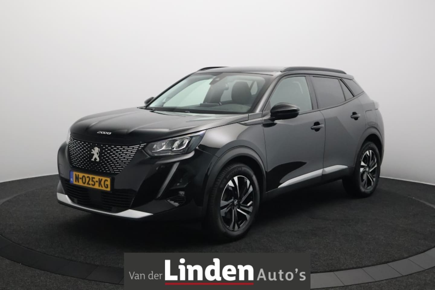 Peugeot 2008 - 1.2 PureTech Blue Lease Allure | 3D i-Cockpit | Carplay&Android - AutoWereld.nl