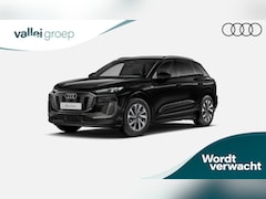 Audi Q6 e-tron - 252 PK Advanced edition | Tech plus | Warmtewerend glas donker tint | Trekhaak, mechanisch