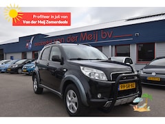Daihatsu Terios - 1.5-16v Exclusive 4WD , TREKHAAK , AIRCO , LMV16 , MISTL V , LEDER BEKL ,