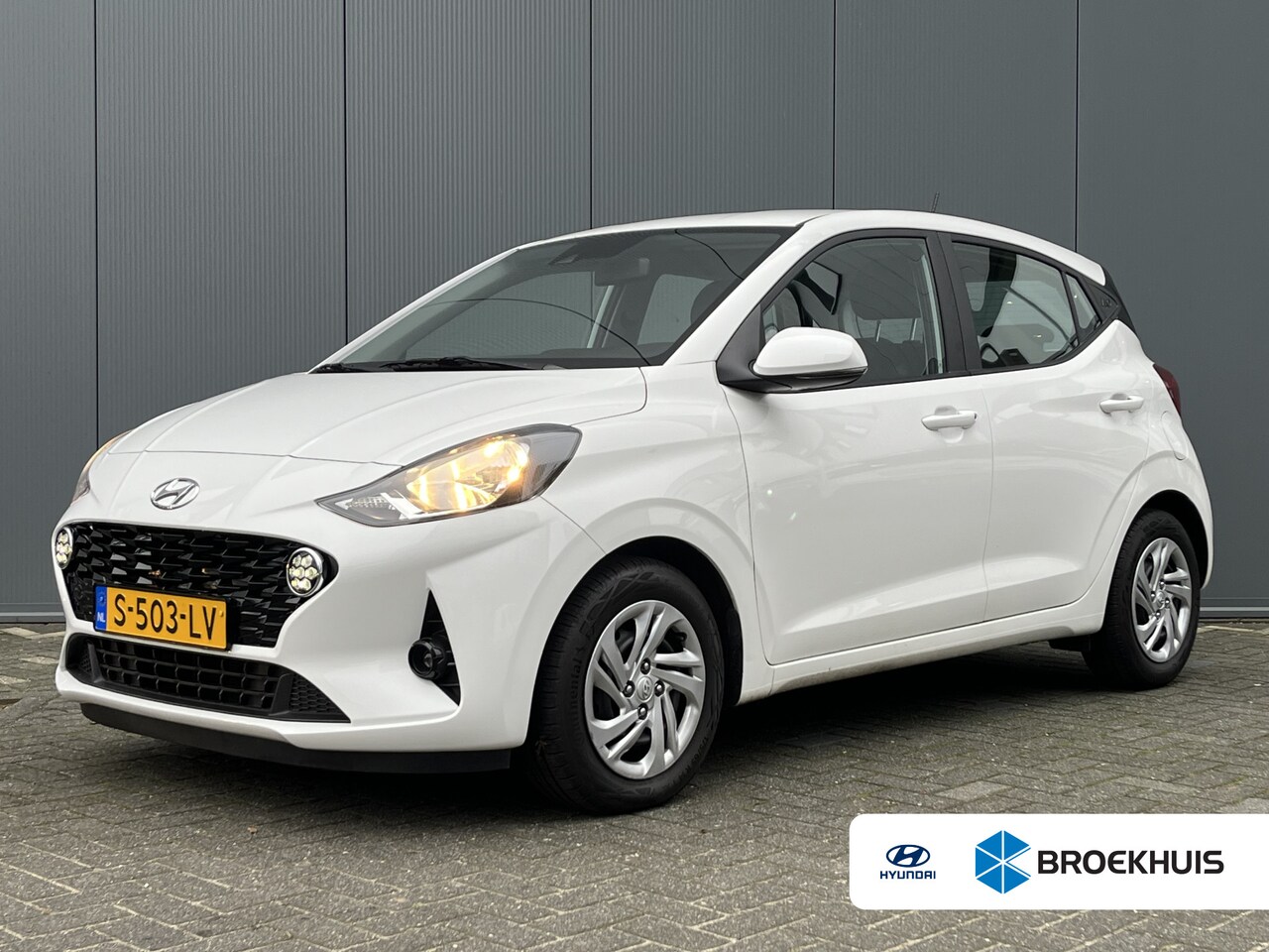 Hyundai i10 - 1.0 67pk Comfort | LED | Airco | Carplay | Navigatie | Bluetooth | Cruisecontrol | 1e Eige - AutoWereld.nl