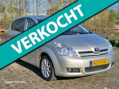 Toyota Verso - 1.6 VVT-i Dynamic volledig dealer onderhouden airco cruis control parkeer sensor trekhaak