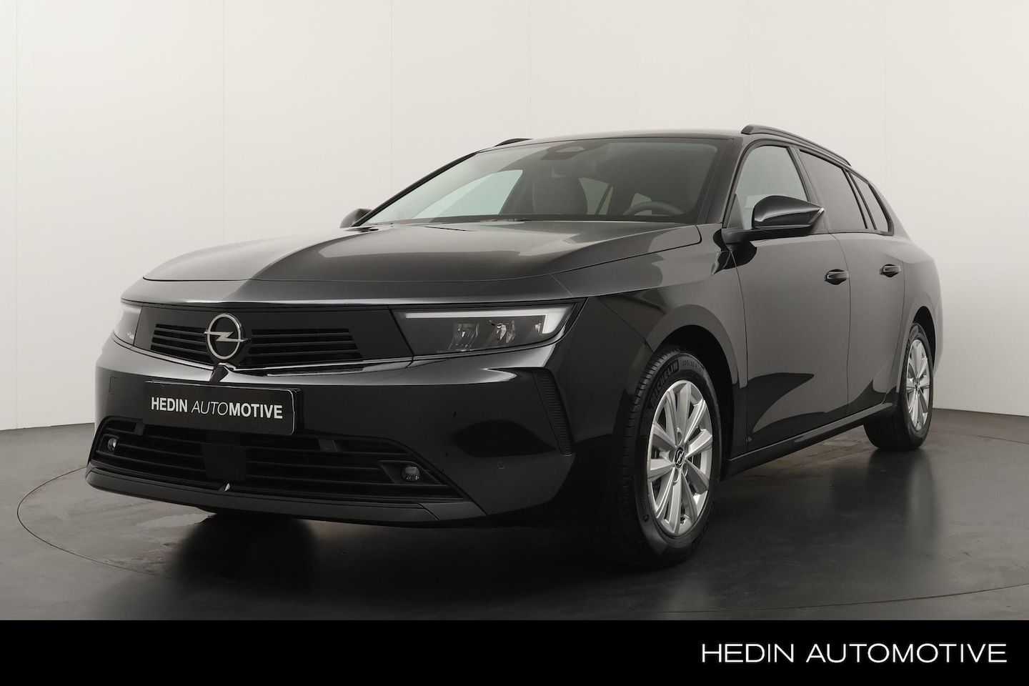 Opel Astra Sports Tourer - 1.2 110pk Business Edition | Camera | AGR stoelen | Adaptive cruise control | - AutoWereld.nl