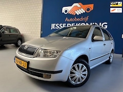 Skoda Fabia Combi - 1.4-16V Elegance.bj.2001.kleur:grijs.airco.trekhaak.open dak.NAP met 163258 km.en APK tot