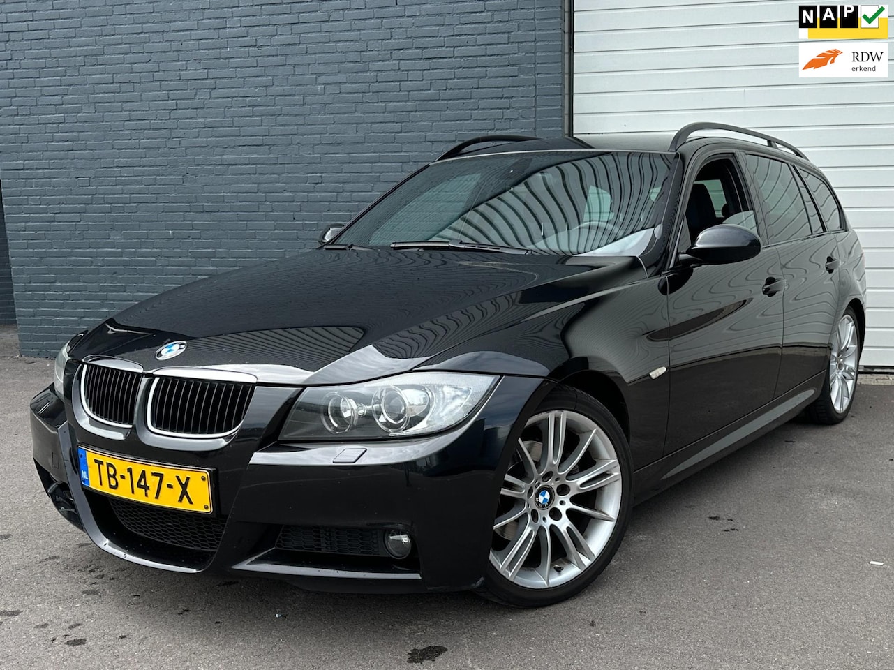 BMW 3-serie Touring - 320i M-PAKKET/NWEAPK/VOLO-H/ALCANTARA - AutoWereld.nl