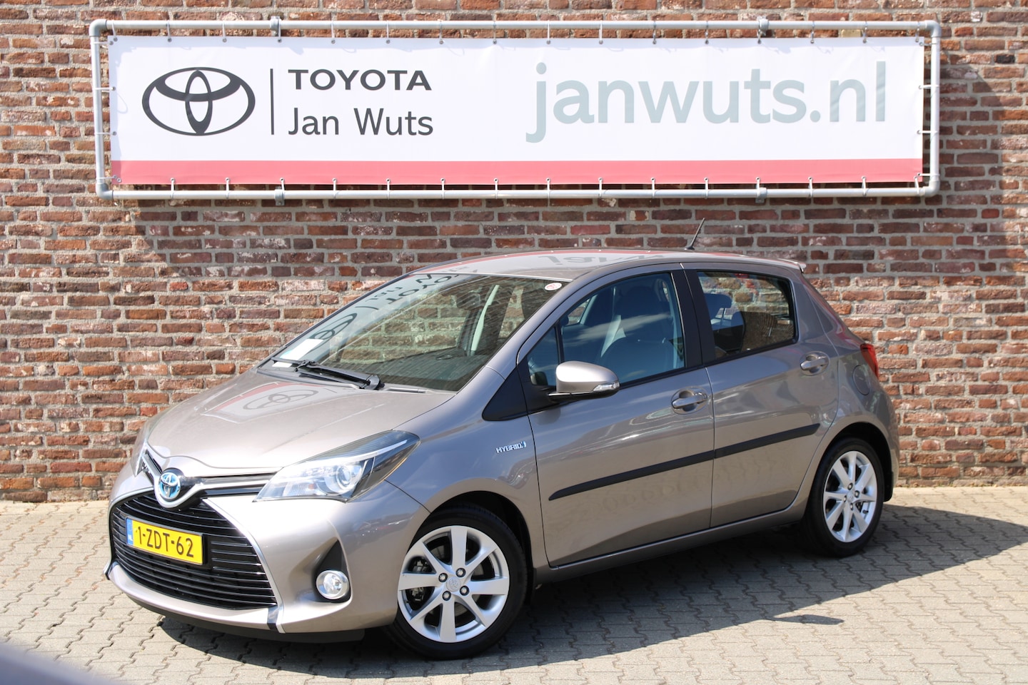 Toyota Yaris - 1.5 Hybrid Lounge + fietstrekhaak - AutoWereld.nl