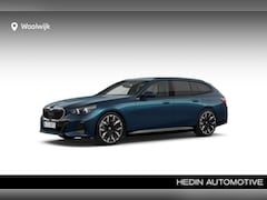 BMW 5-serie Touring - 530e M Sport Edition Induvidual aegean blue metallic