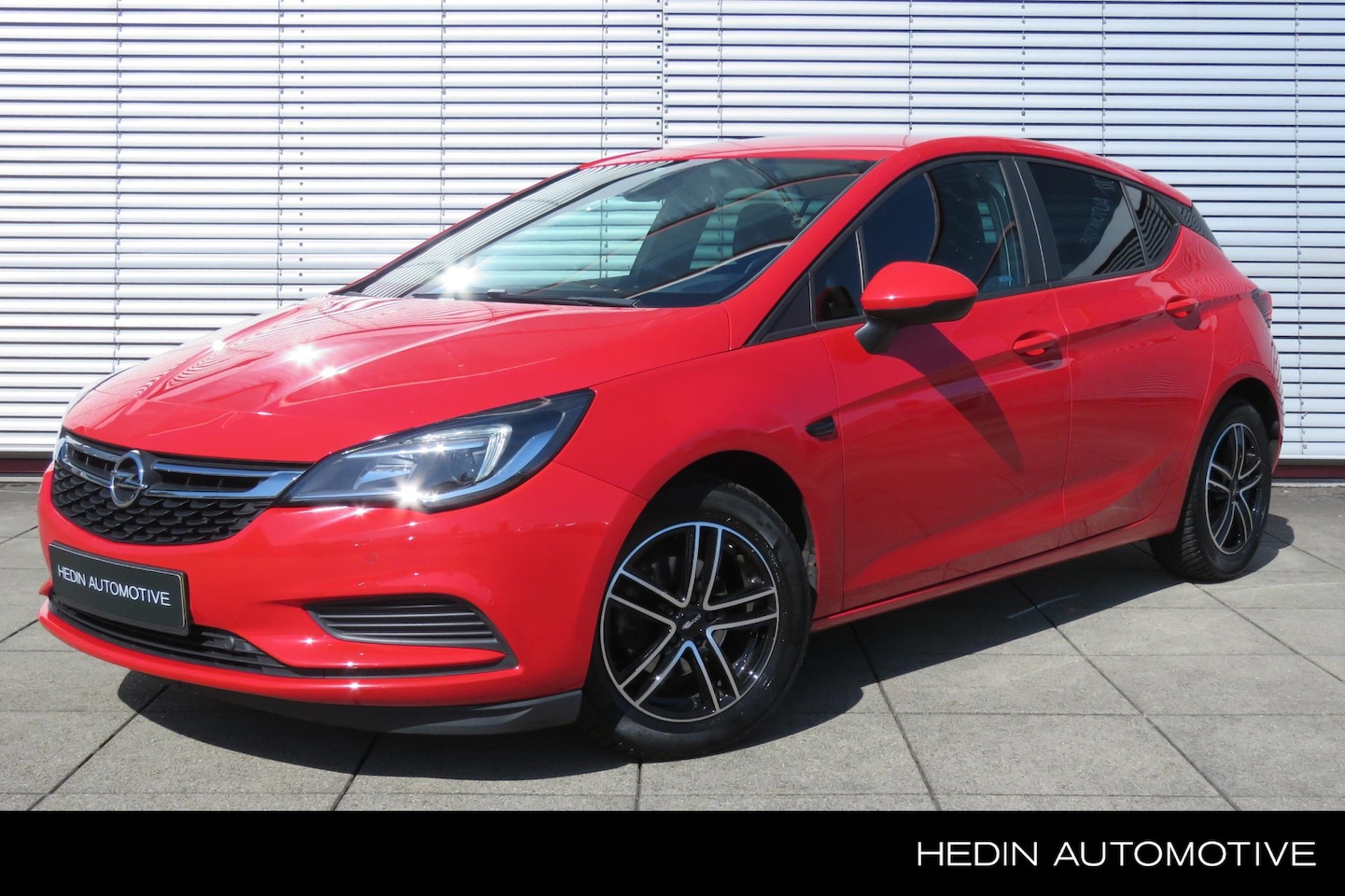 Opel Astra - 1.0 Online Edition | Trekhaak (Afneembaar) | Navigatie en DAB | All-Season Banden - AutoWereld.nl
