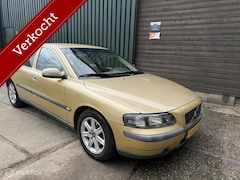 Volvo S60 - 2.4 R edition Automaat APK 06-2026