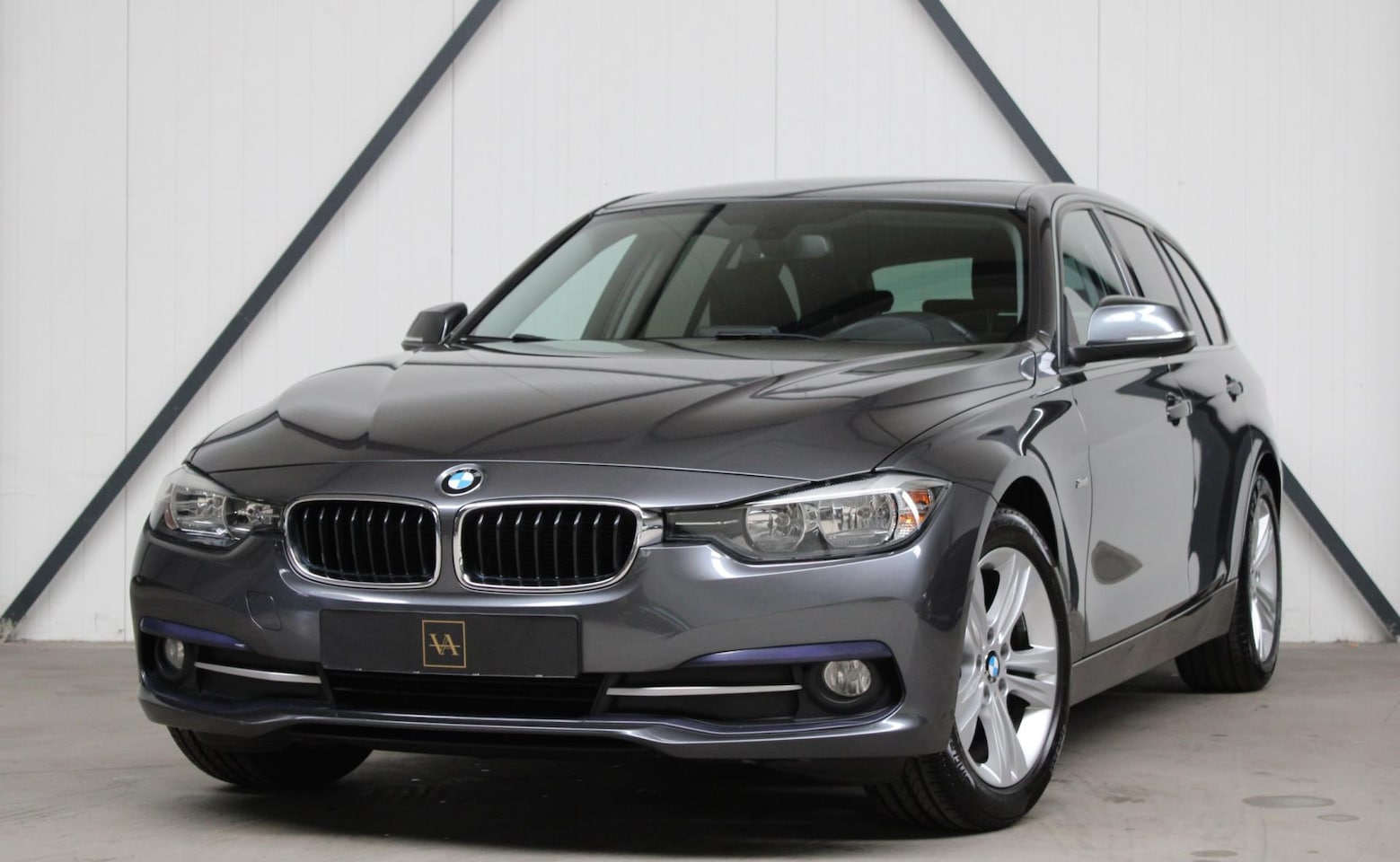 BMW 3-serie Touring - 318i l Sport l Stoelverwarming l Climate l PDC - AutoWereld.nl
