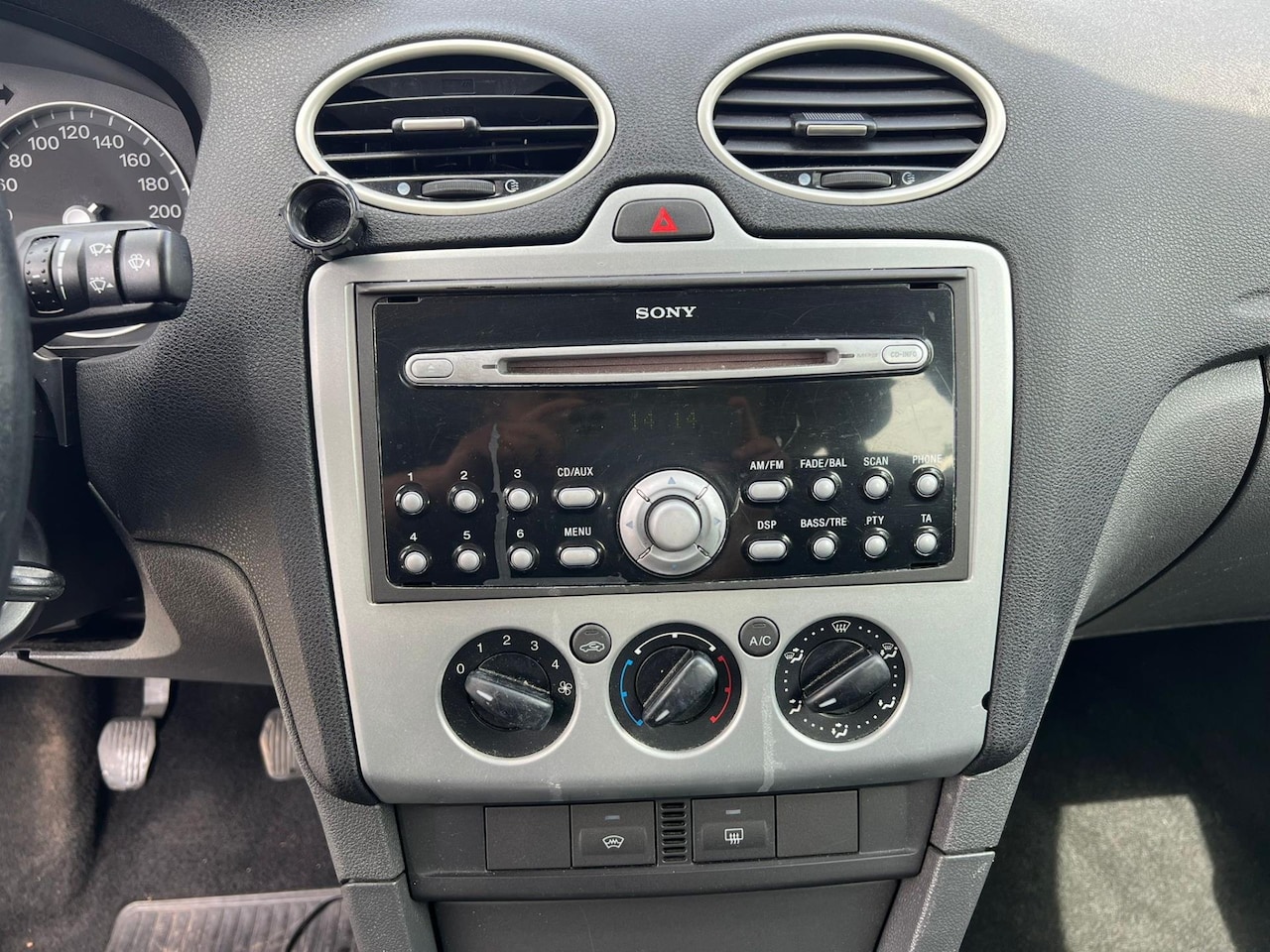 Ford Focus Wagon - 1.6-16V Futura! Apk t/m 07-2026! Airco! - AutoWereld.nl