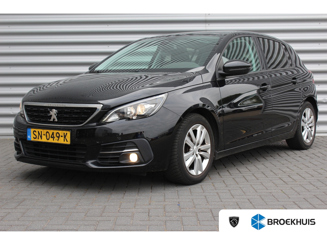 Peugeot 308 - 1.2 PURETECH 110PK BLUE LEASE EXECUTIVE / NAVI / LEDER / CLIMA / LED / PDC / 16" LMV / PAN - AutoWereld.nl