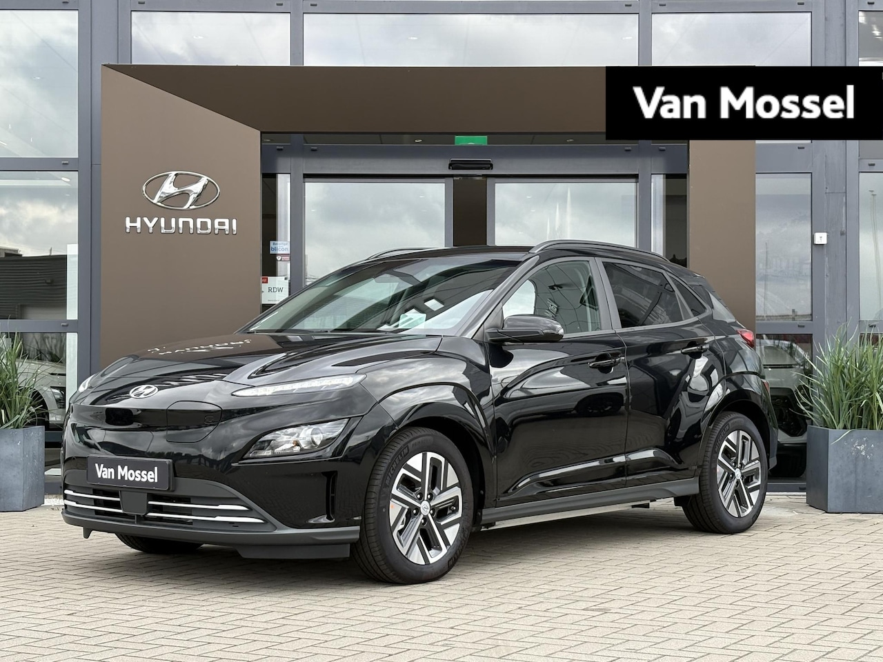 Hyundai Kona Electric - EV Fashion 64 kWh | Nieuw uit voorraad leverbaar | Navigatie | Cruise control| Achteruitri - AutoWereld.nl