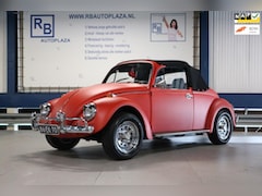 Volkswagen Kever Cabriolet - 1200 E / / Red Label
