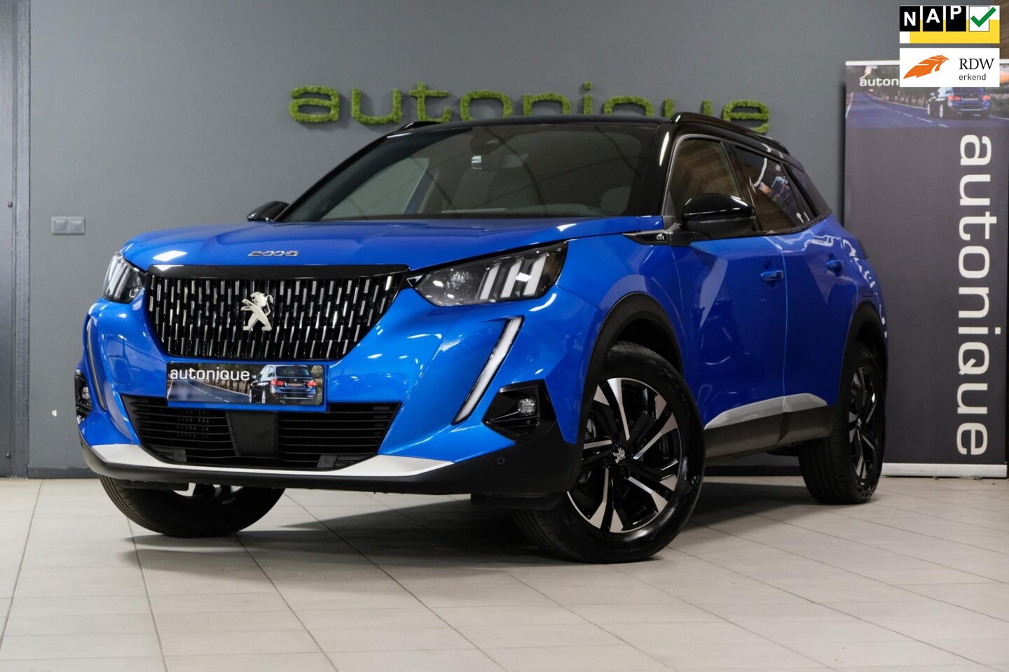 Peugeot 2008 - 1.2 PureTech GT *UNIEK 18.750km* Navigatie/Apple Carplay/Camera 15 STUKS OP VOORRAAD - AutoWereld.nl