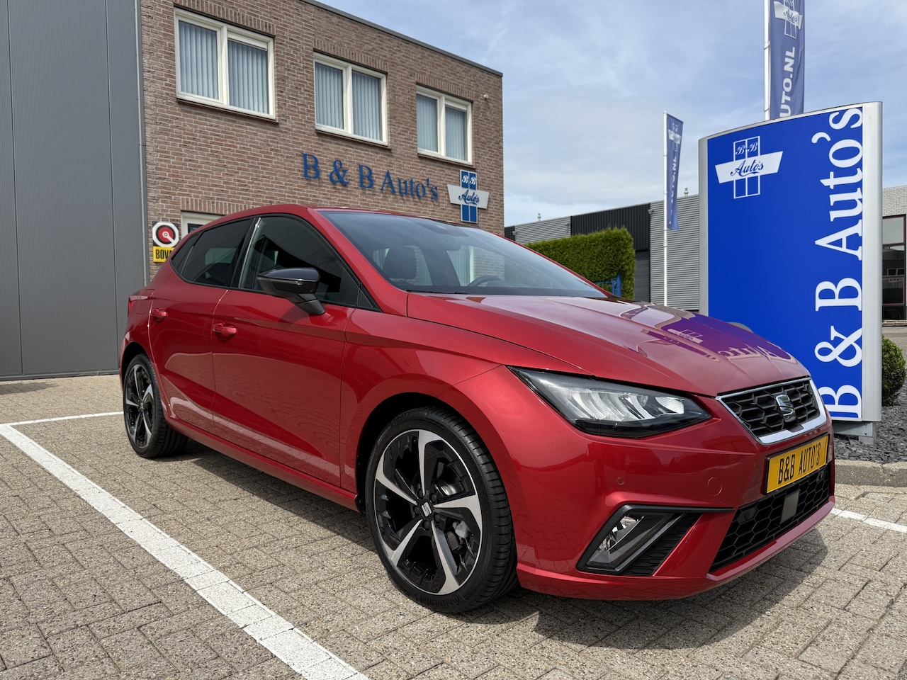 SEAT Ibiza - 1.0 EcoTSI 116pk FR Business Connect l 18 INCH l ACC l CAMERA l ECC l LED l NAVI l 8.000km - AutoWereld.nl