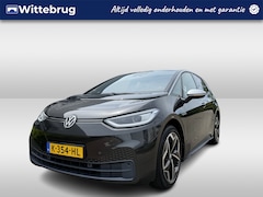 Volkswagen ID.3 - First Plus 58 kWh 204pk / LED / Navigatie / Camera / Donker Glas / 19" LMV