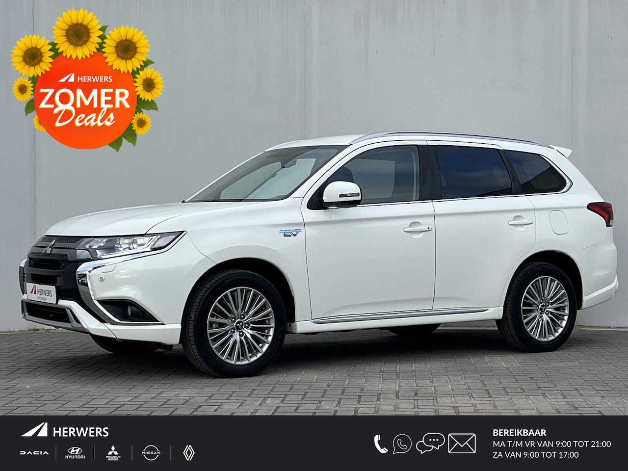Mitsubishi Outlander - 2.4 PHEV Automaat Intense / 1500 kg trekgewicht / Plug-in / Keyless / Apple carplay & Andr - AutoWereld.nl