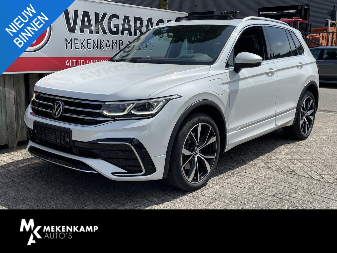 Volkswagen Tiguan - 1.4 TSI eHybrid R-Line Business+ 20"/Panoramadak/Trekhaak/Leder + memory/360 camera/Elektr - AutoWereld.nl