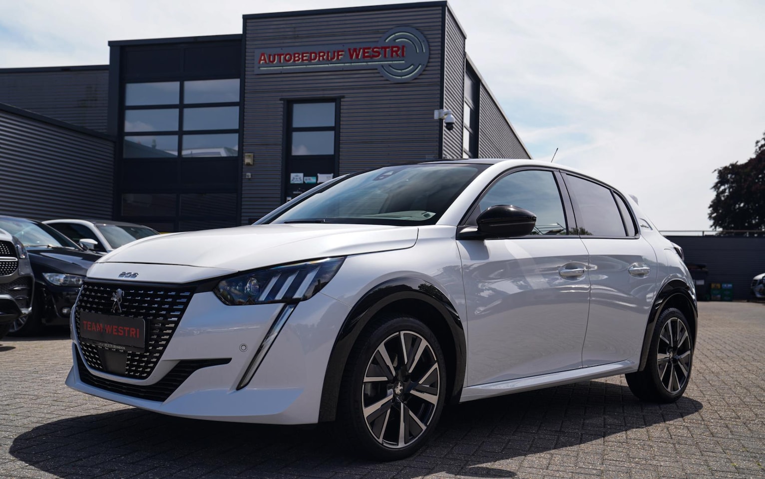 Peugeot 208 - 1.2 PureTech GT-Line | Automaat | Camera | Apple carplay | PDC | Climatronic airco | LED K - AutoWereld.nl